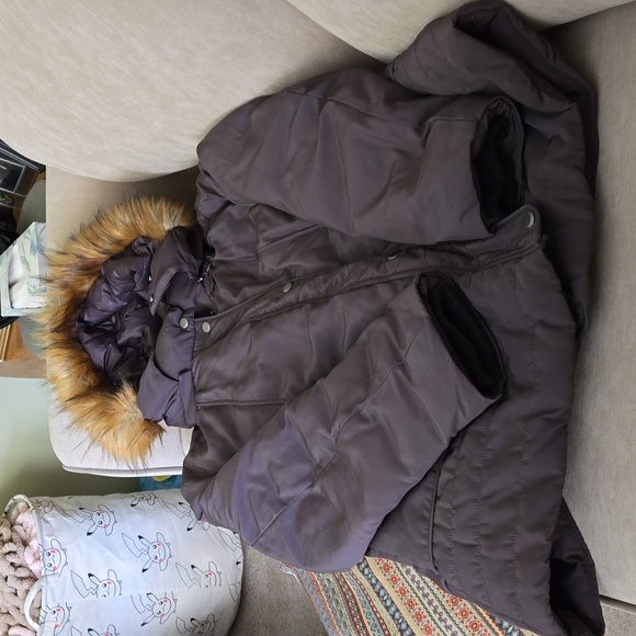 Down feather coat with detachable hood - Picture 2 of 9